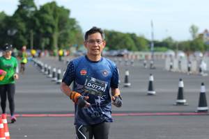 BIB: 0774
                            <button type="button" onclick="openModal(5247161)" class="btn btn-primary btn-sm float-right btn-popup" data-toggle="modal" data-target=".modal-high-quality">
                        <i class="fas fa-shopping-cart"></i> Add to Cart
                    </button>
                                            <button type="button" onclick="isThisMe(5247161, true)" class="btn btn-success btn-sm float-right btn-popup btn-isme hidden" data-toggle="tooltip" data-placement="bottom" title="นี่คือรูปของคุณใช่ไหม คลิกที่นี่เพื่อเอาเข้าอัลบั้ม">
                        <i class="fas fa-plus"></i> Add to album
                    </button>
                    <button type="button" onclick="isThisMe(5247161, false)" class="btn btn-warning btn-sm float-right btn-popup btn-isnotme hidden">
                        <i class="fas fa-ban"></i> Remove from album
                    </button>